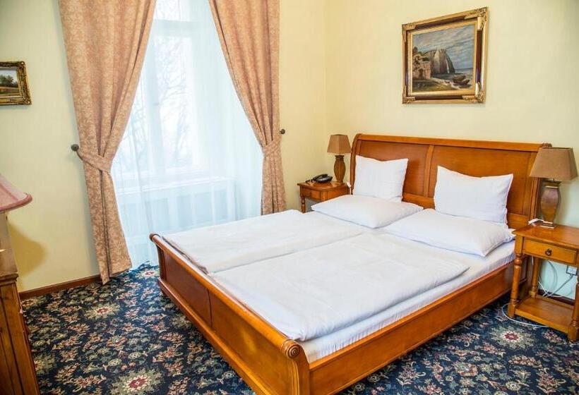 Номер Стандарт, Chateau Zbiroh