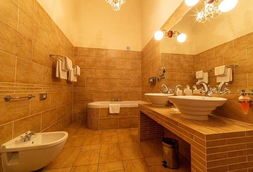 Номер Стандарт, Chateau Zbiroh
