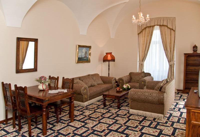 Люкс, Chateau Zbiroh