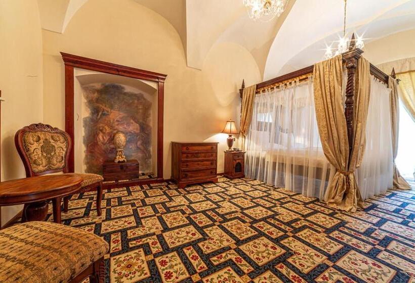 Люкс, Chateau Zbiroh