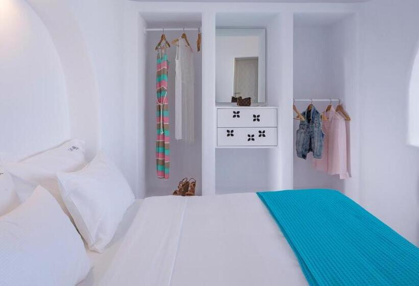 سوئیت جونیور با استخر, Skyfall Suites  Adults Only