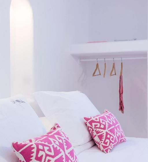 سوئیت سینیور, Skyfall Suites  Adults Only