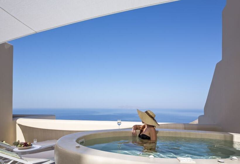 سوییت اجرایی, Skyfall Suites  Adults Only