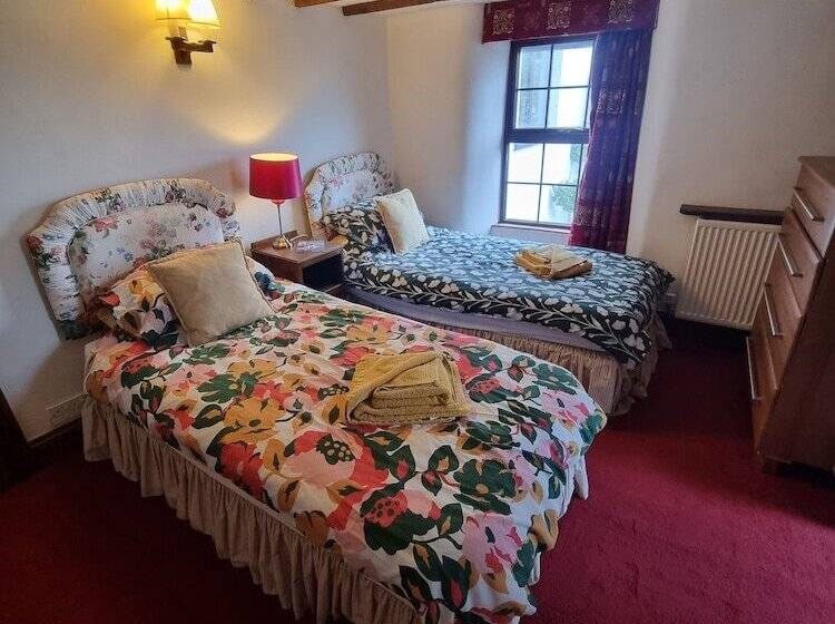 Номер Стандарт, The West Country Inn