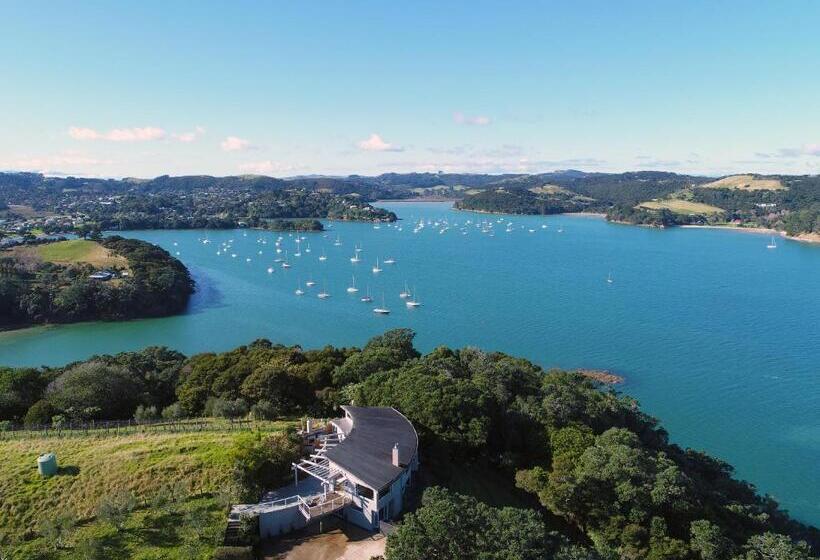 Дом 4 Спальни, Waiheke Island Vineyard Holiday Houses