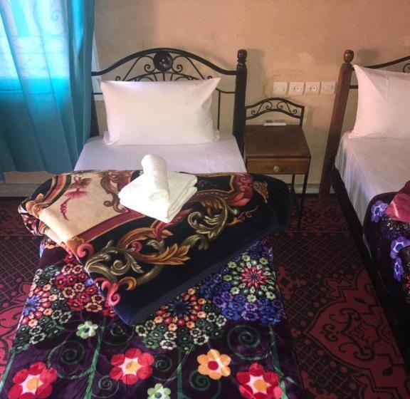 Номер Стандарт Трехместный, Auberge Restaurant Zahra