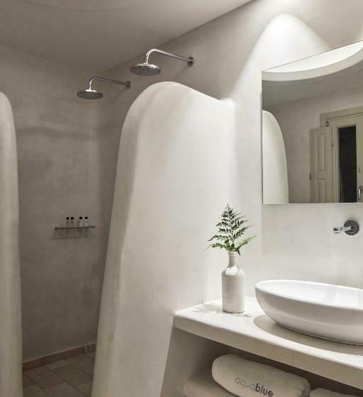 استودیوی استاندارد, Aqua Blue Beach