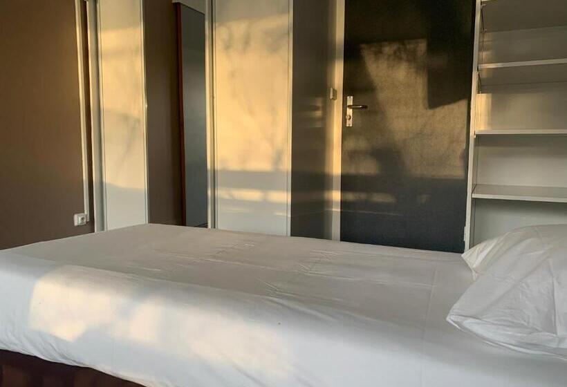 Семейный Номер, Hôtel De L Ile Du Saussay