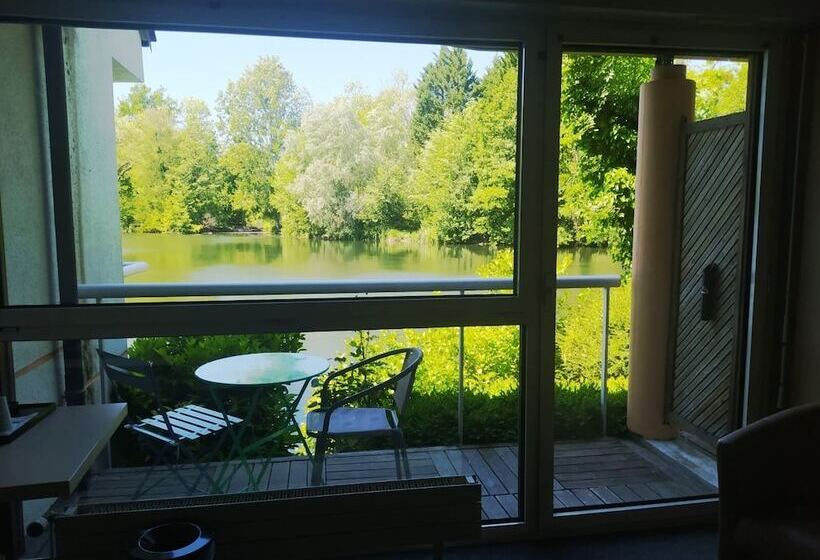 Номер Стандарт Трехместный, Hôtel De L Ile Du Saussay