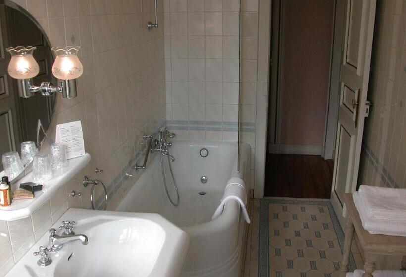 Семейный Номер Superior, Domaine De Beaupré   Hotel The Originals Relais