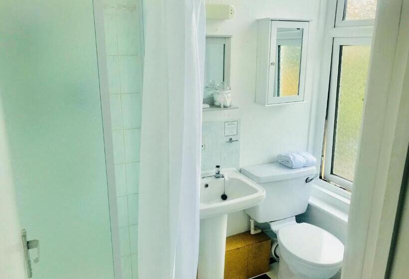 מיטת קינג בסוויטה, Highlea Guest House