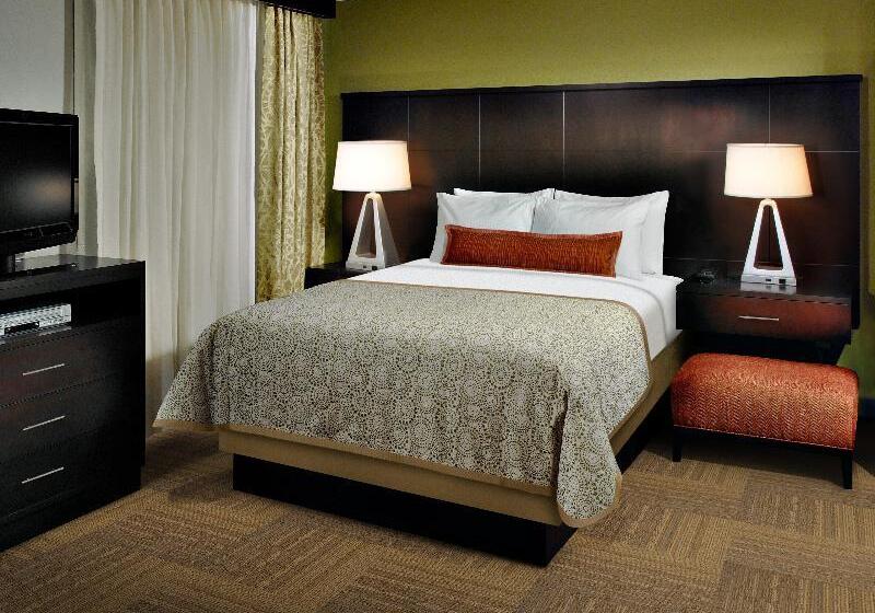 Студио Стандарт Кровать Кинг, Staybridge Suites Dearborn, An Ihg