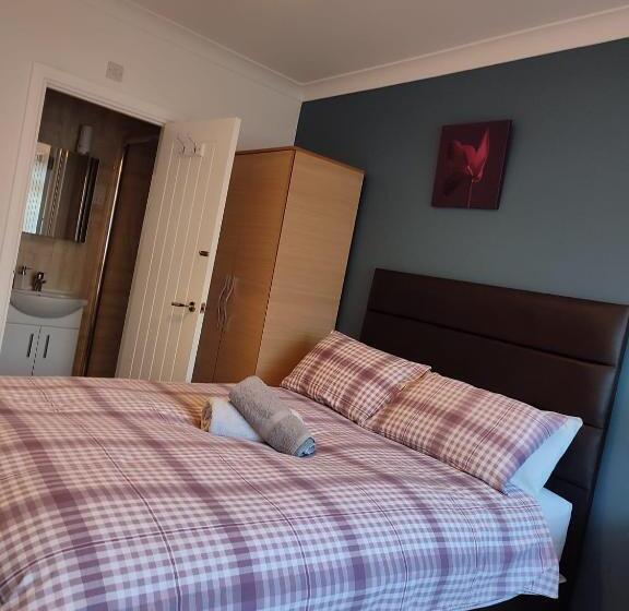 Номер Deluxe, Apple House Wembley