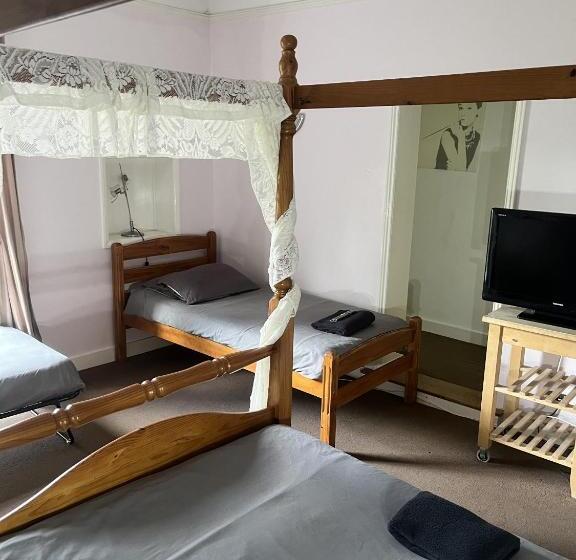 Четырехместный Номер Superior, Beverley Budget Inn