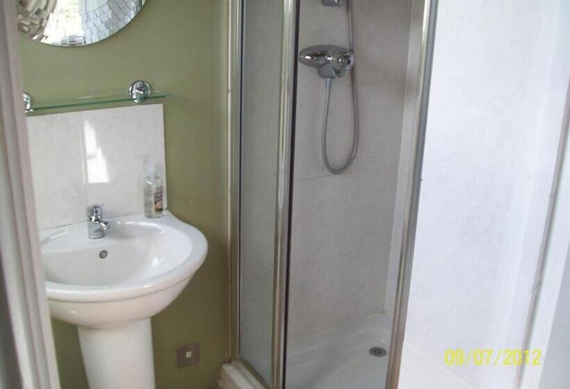 Семейный Номер Вид на Сад, Beverley Budget Inn