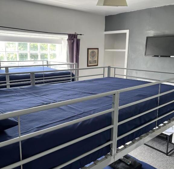 Кровать в Общей Комнате, Beverley Budget Inn