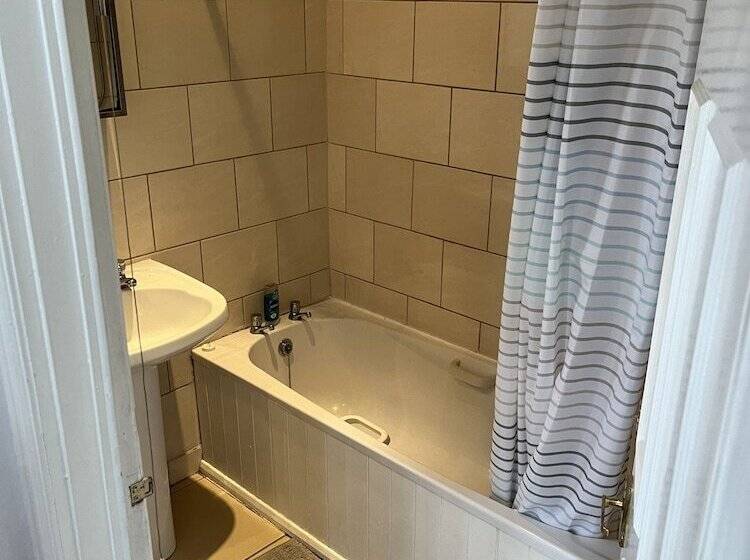 Номер Стандарт Совместная Ванная, Beverley Budget Inn