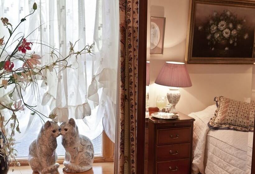 Номер Стандарт, Little Red Rooster Rest And Spa