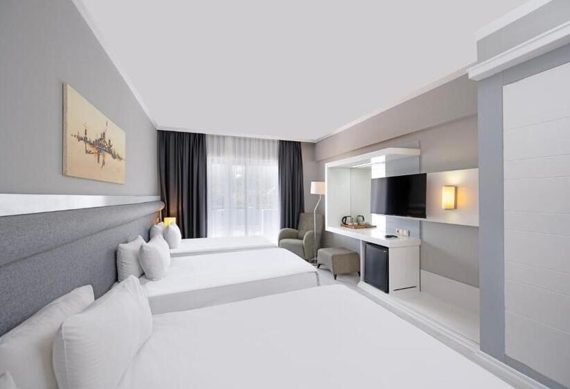 Четырехместный Номер Superior, Dedeman Kemer Resort   Ultra All Inclusive