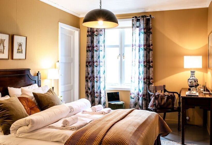 Номер Стандарт Двуспальная Кровать, Fjærland Fjordstove Hotell   Huseby Hotelldrift As
