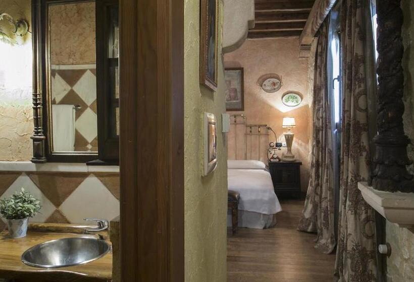Полулюкс, Boutique Hoces Del Duraton