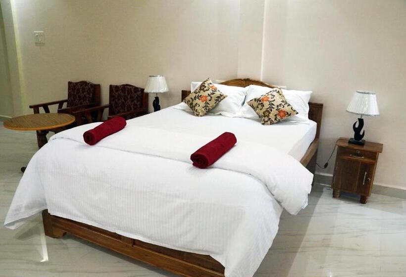 带阳台的豪华间, Pritams Cottages Guest House