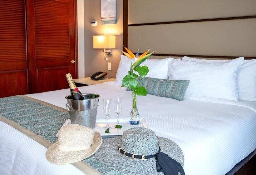 سوییت با چشم‌انداز دریا, The Villas At Simpson Bay Resort