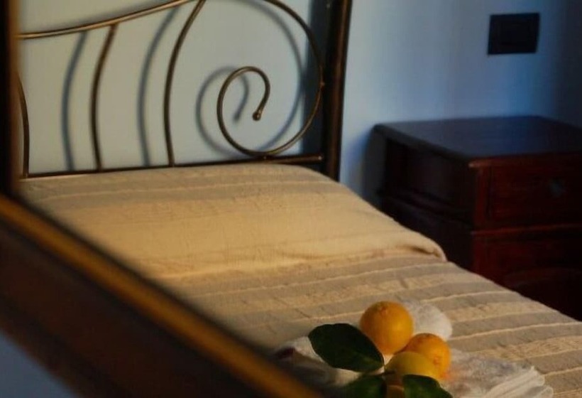 اتاق استاندارد یک نفره, La Corte Di Lucina
