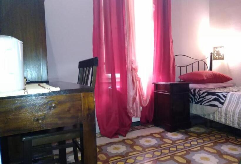 اتاق استاندارد یک نفره, La Corte Di Lucina