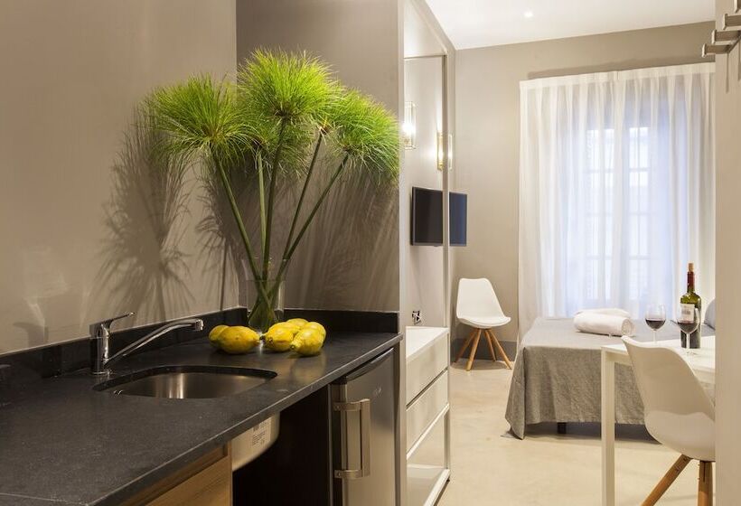 Студия Стандарт, Kare No Apartments By Sitges Group