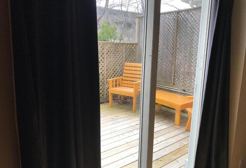 Студия Стандарт, Leaside Manor