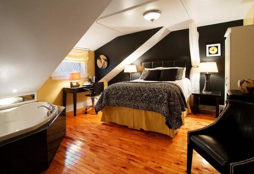Номер Deluxe, Leaside Manor
