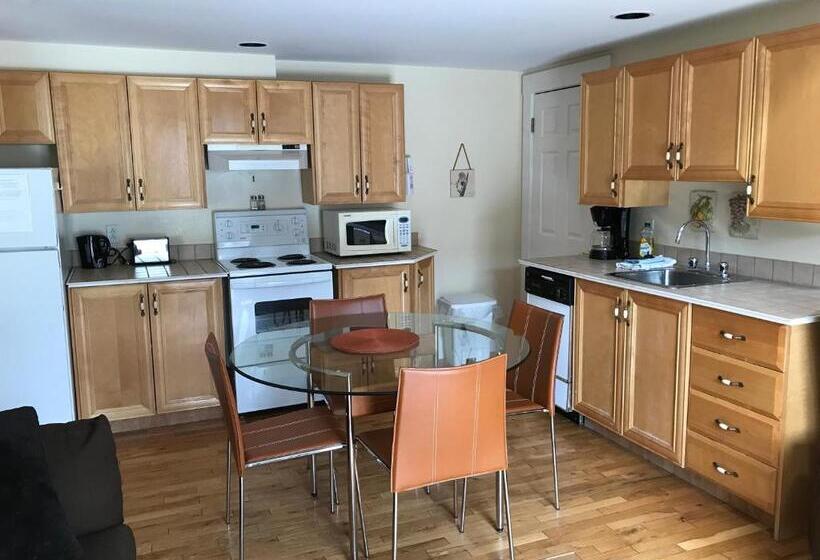 Студия Стандарт, Leaside Manor