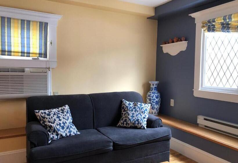 Студия Стандарт, Leaside Manor