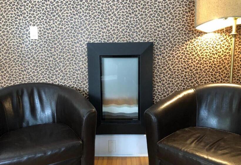Номер Deluxe, Leaside Manor