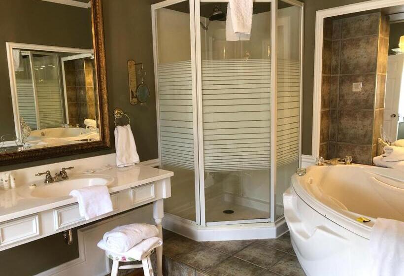 Номер Deluxe, Leaside Manor