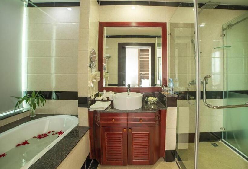 סוויטה, Phnom Penh Katari