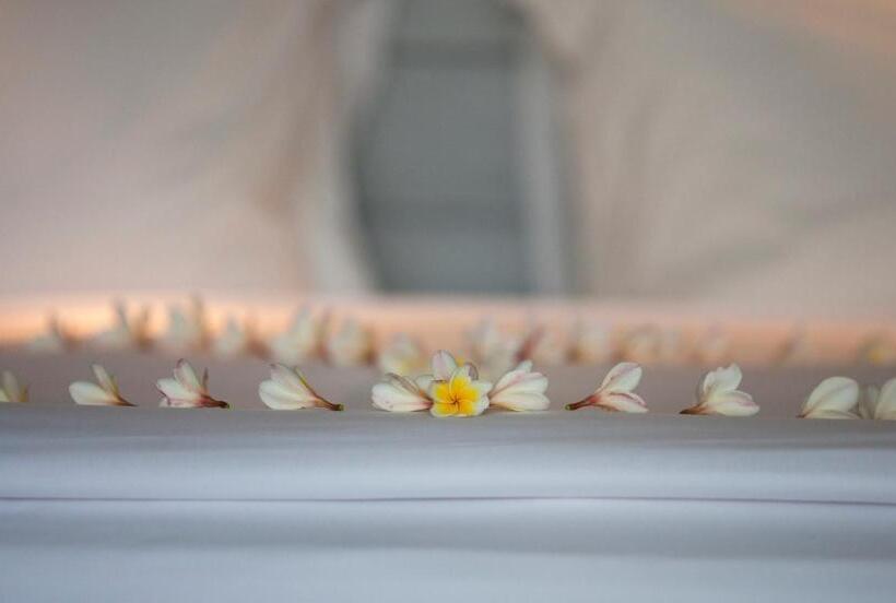 Апартаменты 2 Спальни Вид на Море, The Lombok Lodge Suites & Private Villas