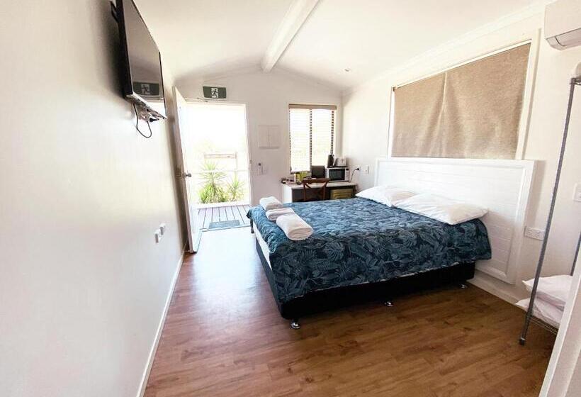Бунгало Стандарт, Warrego Hotel Motel Cunnamulla