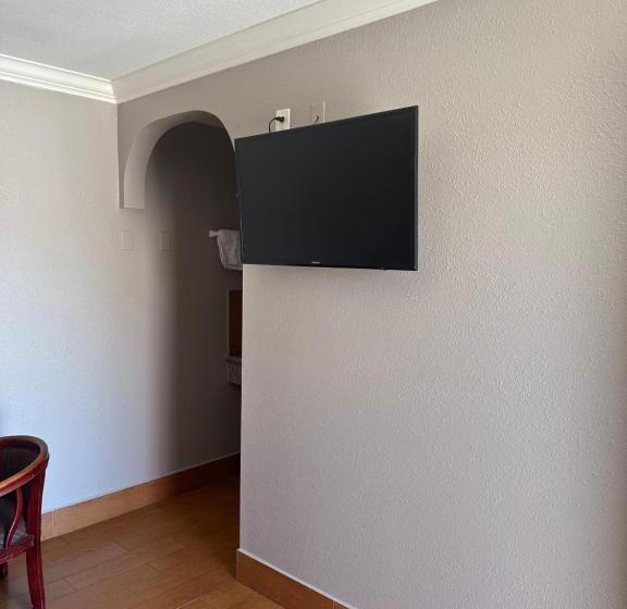 Номер Стандарт, Twenty First Century Inn