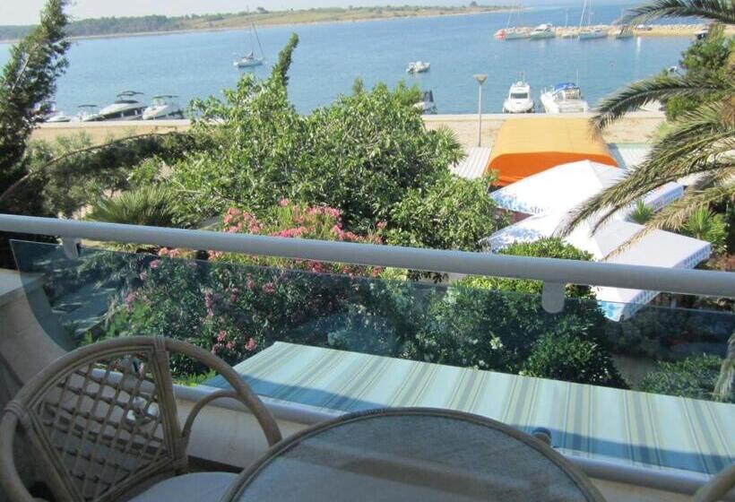 اتاق استاندارد با بالکن و چشم‌انداز دریا, Guesthouse Punta Mira   Beachfront