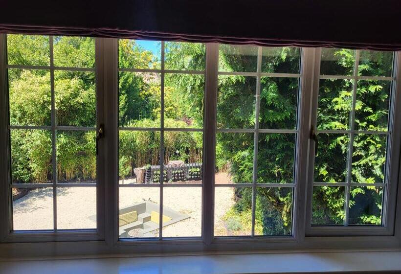 Номер Стандарт, Little Robin Gate   Free Parking   Central   10 Min Walk To Train Station