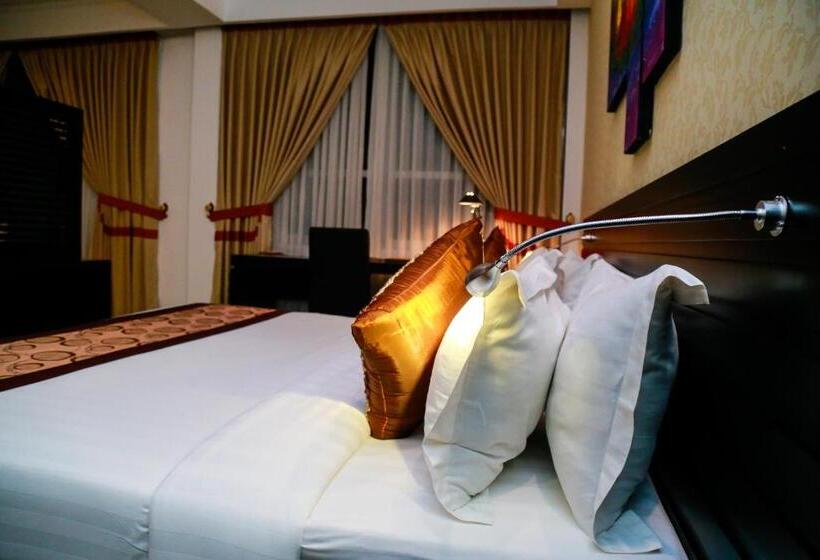 Номер Deluxe, The Covanro Airport Hotel   Katunayake