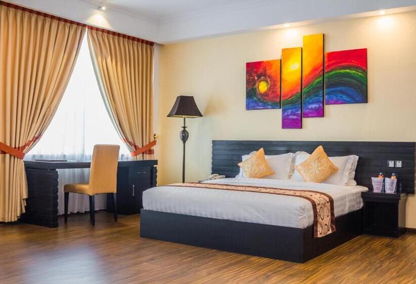 Номер Deluxe, The Covanro Airport Hotel   Katunayake