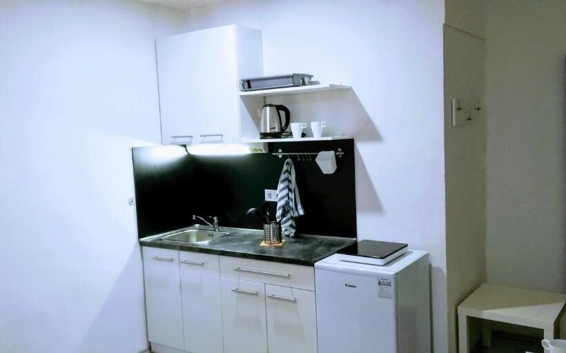 스탠다드 스튜디오, Pula Center Rooms