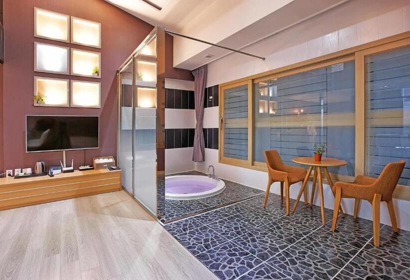 اتاق سه نفره دلوکس با چشم‌انداز دریا, Dome Hotel Geoje