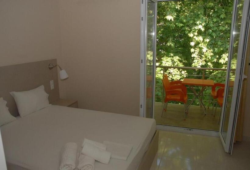 غرفة عائلية, Eleni Kandilari Rooms