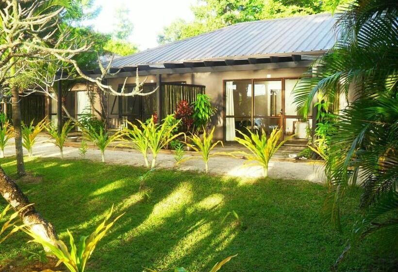 اتاق استاندارد با چشم‌انداز دریا, Tongan Beach Resort