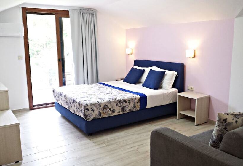 استودیوی سوپریور, Efrosini Hotel Apartments & Studios