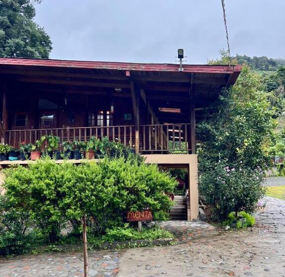 Четырехместный Номер Стандарт Вид на Сад, Los Quetzales Ecolodge & Spa